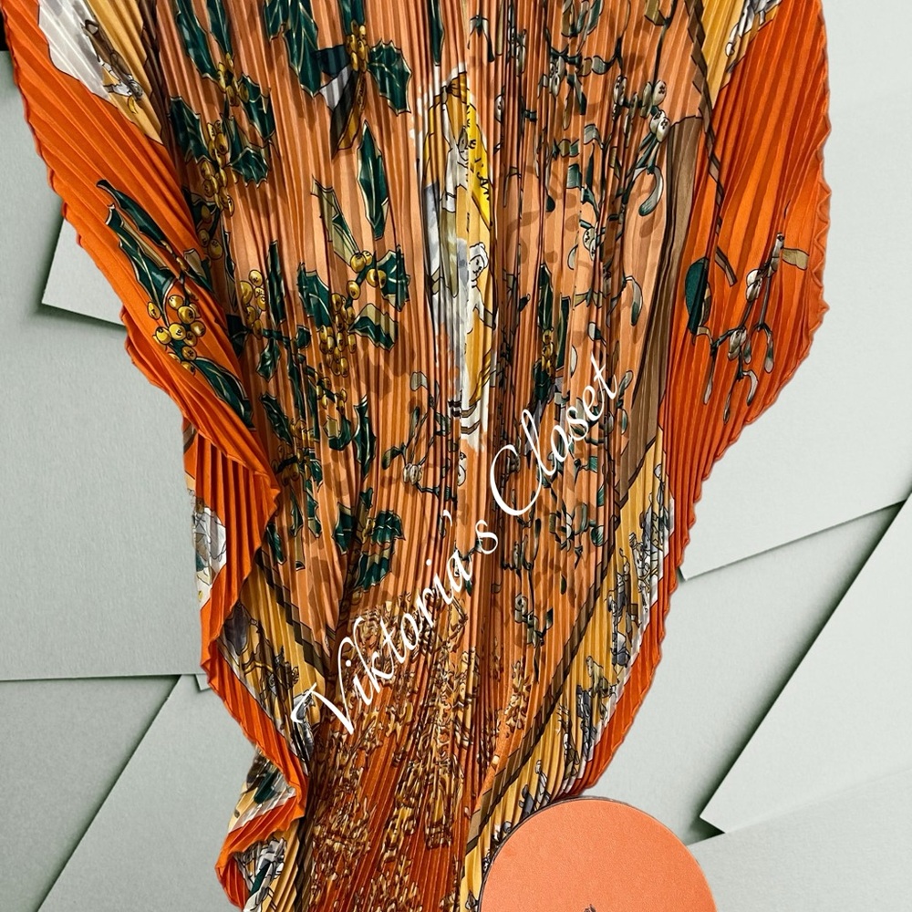 HERMES PLEATED SCARF